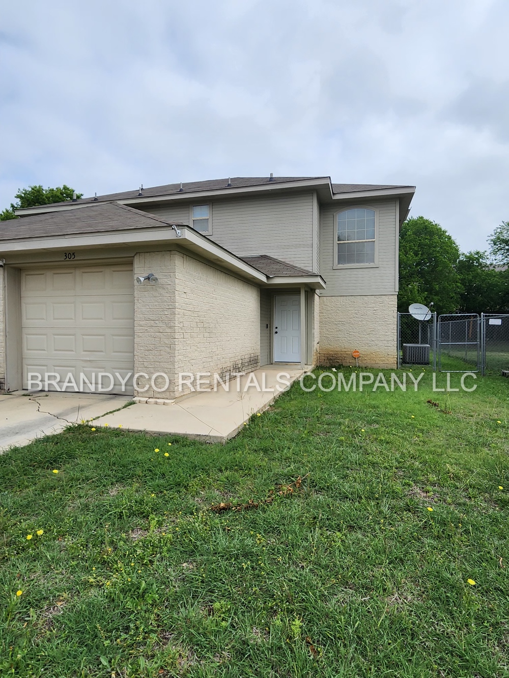 305 Deloris Dr